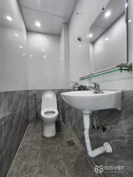 ????ĐÂU RA NHÀ Cán Bộ Ô Tô đỗ gần 30m² Khương Trung, 4PN, giá chỉ hơn 4.9 tỷ?