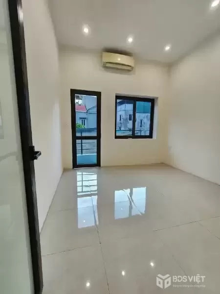 ????ĐÂU RA NHÀ Cán Bộ Ô Tô đỗ gần 30m² Khương Trung, 4PN, giá chỉ hơn 4.9 tỷ?