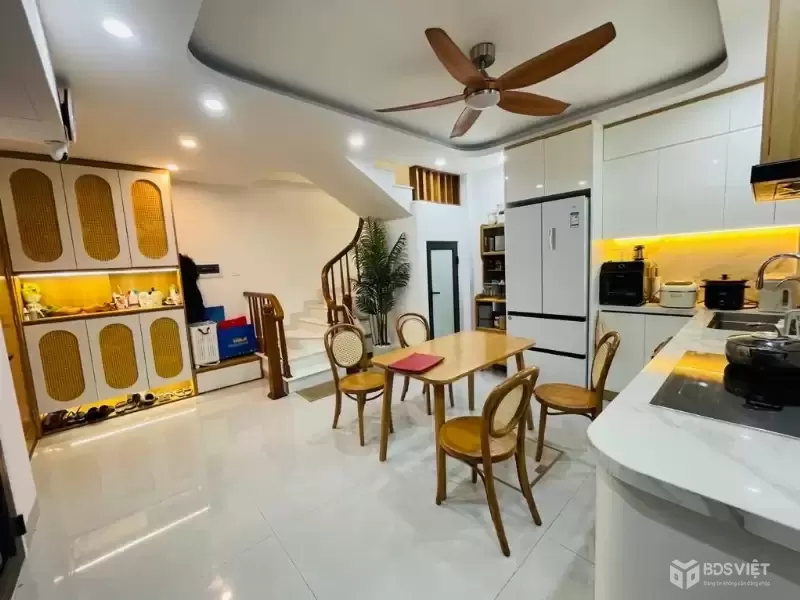 trần duy hưng 36m x6 tầng 14,8 tỷ lô góc,full nội thất,ô tô tránh 10m,gần phố