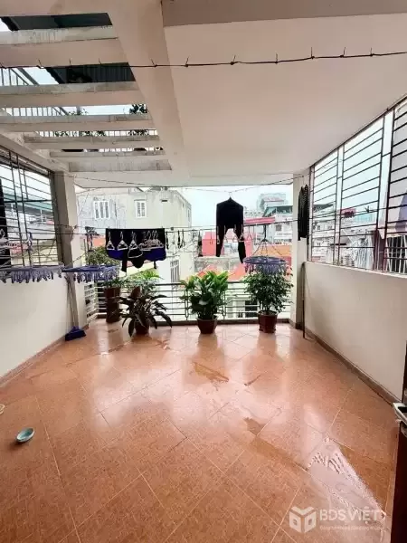 dương quảng hàm 45m x6 tầng 15,8 tỷ lô góc,ô tô đỗ cửa,ngõ thông