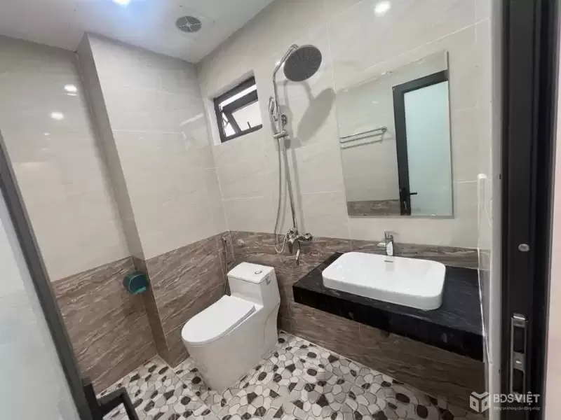 Bán nhà Liên Mạc Bắc Từ Liêm 5 tầng thang máy – full nội thất – gần Thượng Cát – giá hơn 6 tỷ