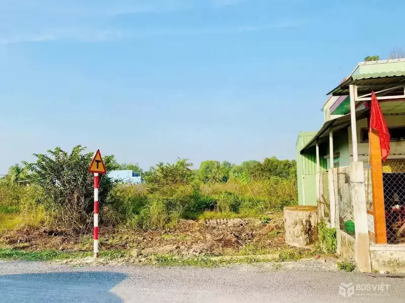 Bán đất thổ cư mt đường Nguyễn Văn Mỹ , xã Bình Tịnh , Tân Trụ dt 140m2 giá 750 triệu