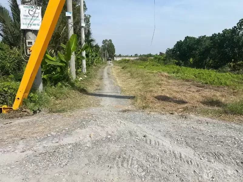 Bán đất vườn có tường rào bao quanh view kênh ở xã Bình Đức , Bến Lức dt 500m2 giá 950 triệu