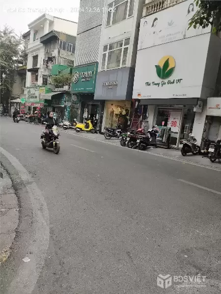 Cho thuê gấp lâu dài giá rẻ mặt phố Yên Phụ 115m, tầng 2, mặt tiền 6m, 35 tr/th Tây Hồ.