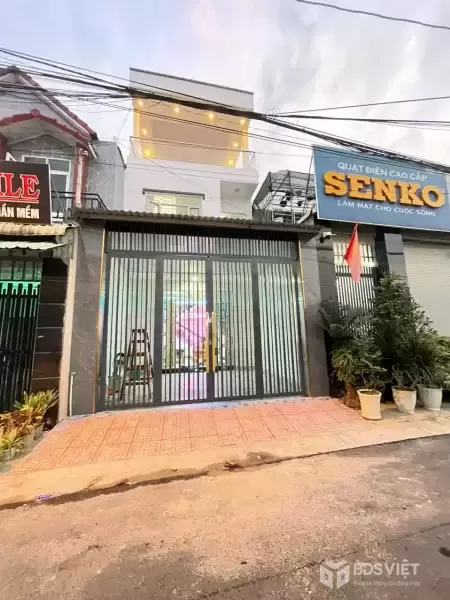 Bán nhà đẹp / tỉnh lộ 15 , Tân Thạnh Tây , Củ Chi dt 100m2 full thổ , 2 lầu , 3pn, 3wc giá 4,5 tỷ