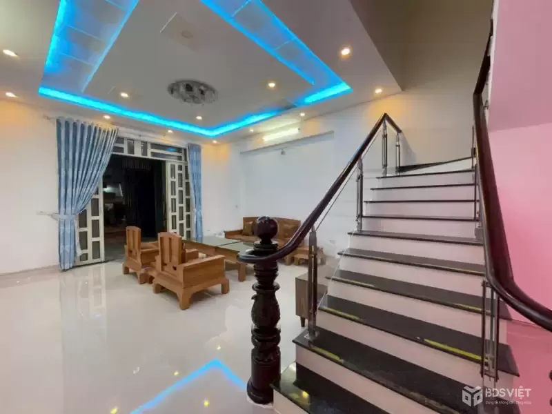 Bán nhà đẹp / tỉnh lộ 15 , Tân Thạnh Tây , Củ Chi dt 100m2 full thổ , 2 lầu , 3pn, 3wc giá 4,5 tỷ