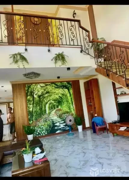 Bán biệt thự đẹp // tỉnh lộ 8 , xã Hòa Phú dt 208m2 full thổ , 1 lầu 3pn , 4wc giá giảm còn 5 tỷ