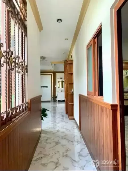 Bán biệt thự đẹp // tỉnh lộ 8 , xã Hòa Phú dt 208m2 full thổ , 1 lầu 3pn , 4wc giá giảm còn 5 tỷ