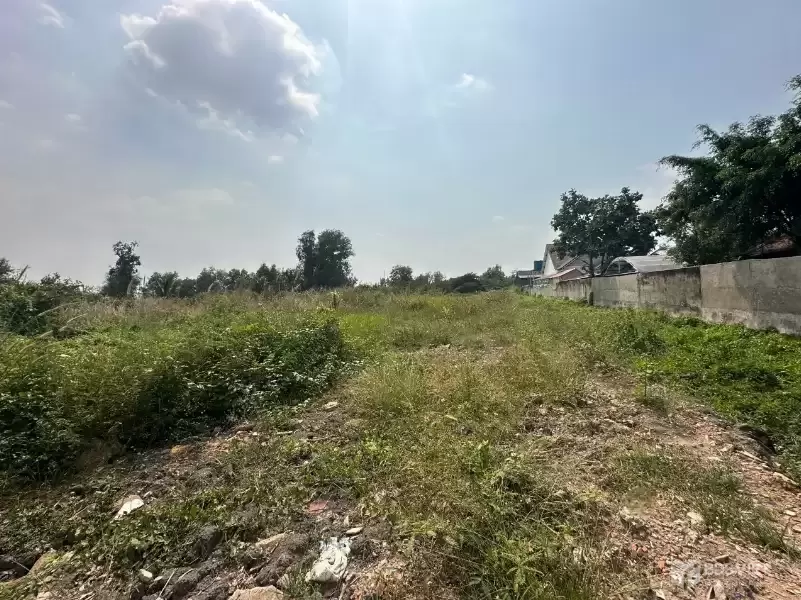 CẦN BÁN 2000M2 ĐẤT VƯỜN ĐƯỜNG XE TẢI