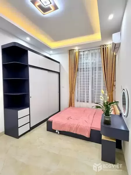 Bán nhà Giáp Bát 25m2, Ô tô đỗ cách 15m, đi bộ ra Giải Phóng, giá 6,39 tỷ