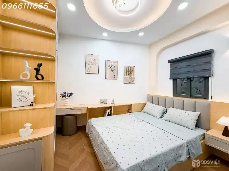 BÁN NHÀ VÕ THỊ SÁU - P. TÂN ĐỊNH - 45M² (6.6 x 7) - 3 TẦNG BTCT - 3PN 4WC  - SÂN TRƯỚC, SÂN SAU, SÂN THƯỢNG CHIL. MT 18