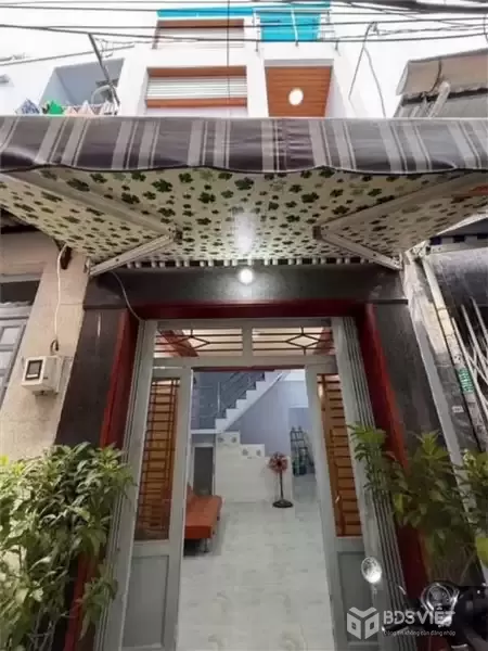 Nhà Đường Lạc Long Quân Phường 3 Quận 11 Cũ .(Cách mặt tiền ~50m).