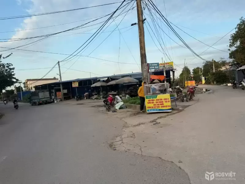 GIÁ 830 TR DIỆN TÍCH 100 M FUN THỔ CƯ - SỔ ĐỎ SẪN SÀNG CÔNG CHỨNG 
CAM KẾT PHÁP LÝ CHUẨN RÕ RÀNG MIMH BẠCH -ĐỊA CHỈ TẠI ĐÔ TÂN TRUNG GIÃ SÓC SÔN HÀ NỘI