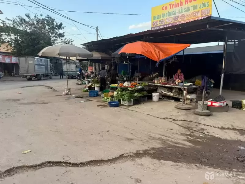 GIÁ 830 TR DIỆN TÍCH 100 M FUN THỔ CƯ - SỔ ĐỎ SẪN SÀNG CÔNG CHỨNG 
CAM KẾT PHÁP LÝ CHUẨN RÕ RÀNG MIMH BẠCH -ĐỊA CHỈ TẠI ĐÔ TÂN TRUNG GIÃ SÓC SÔN HÀ NỘI