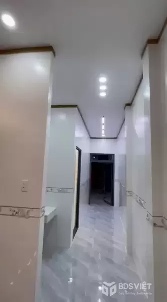 Bán nhà mới xây đường beton 4,5m ở Đức Hòa Đông dt 121,5m2 1 lầu,3pn,2wc giá 2,55 tỷ