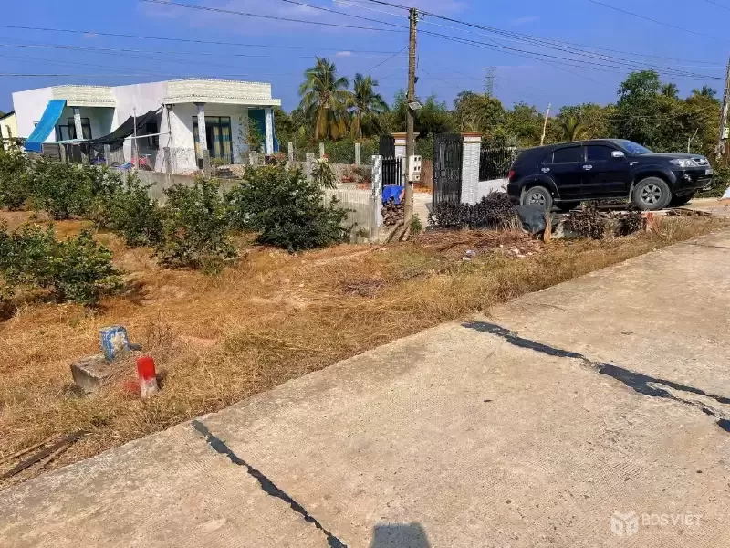 Bán đất vườn mt đường beton Ba Vồn Lớn , Thạnh Hòa, Bến Lức dt 1000m2 giá 1,49 tỷ