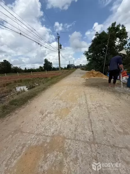 Bán đất thổ cư 1/ĐT 823D , xã Đức Hòa Thượng dt 435m2 đường beton 6m giá 3,3 tỷ