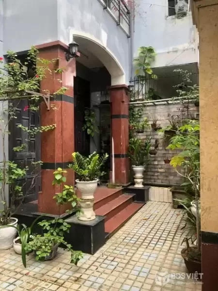 ♥  MT Thi Sách, gần cổng sân bay, 119m2, ngang 7.8m, 4 tầng, nội thất gỗ cao cấp