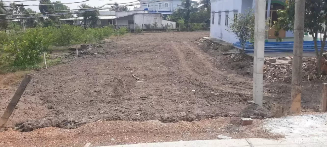 Bán đất mt đường beton liên ấp 5-6 xã Bình Đức dt 741m2 ( 200m2 thổ cư ) giá 1,75 tỷ