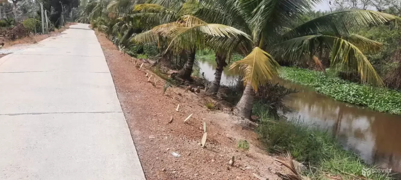 Bán đất mt đường beton liên ấp 5-6 xã Bình Đức dt 741m2 ( 200m2 thổ cư ) giá 1,75 tỷ