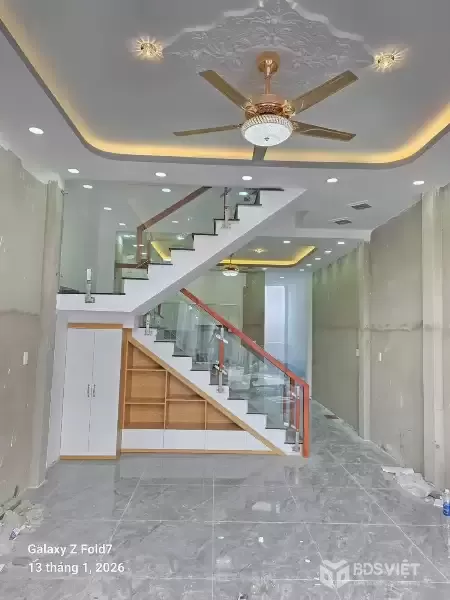 Bán 9 căn nhà mới xây đồng bộ xã Mỹ Hạnh Nam dt dt 112,5m2 1 lầu 4pn,4wc giá 2,55 tỷ /căn