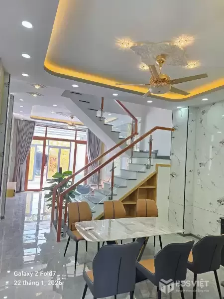 Bán 9 căn nhà mới xây đồng bộ xã Mỹ Hạnh Nam dt dt 112,5m2 1 lầu 4pn,4wc giá 2,55 tỷ /căn