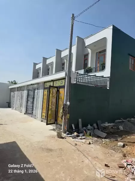 Bán 9 căn nhà mới xây đồng bộ xã Mỹ Hạnh Nam dt dt 112,5m2 1 lầu 4pn,4wc giá 2,55 tỷ /căn