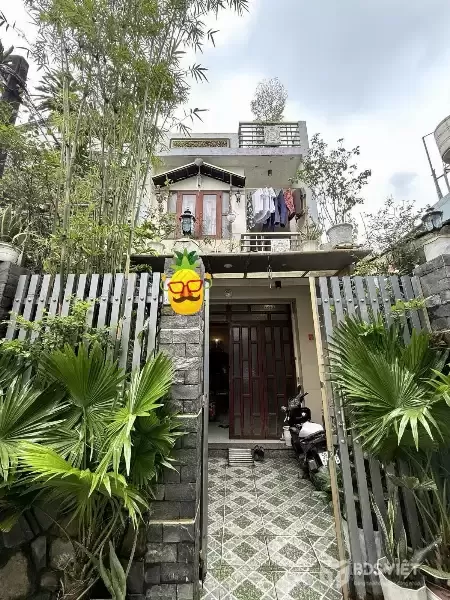 NHÀ BÁN, NGAY NGUYỄN VĂN QUÁ - ĐÔNG HƯNG THUẬN 02-GIÁP GÒ VẤP GIÁP NHÀ GA T3 CÁCH 1 CĂN RA MẶT TIỆN 12m
DT:70m2 ( 4.1m X 17m) 4 PN, HẺM 3.5M, SÁT MẶT TIỀN 12m