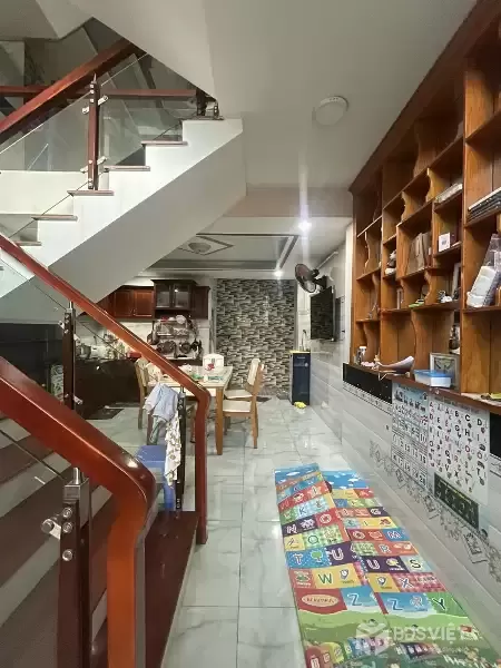 NHÀ MẶT TIỀN BÙI VĂN NGỮ HIỆP THÀNH QUẬN 12
NHÀ VÀO Ở NGAY - KHU AN NINH DÂN TRÍ TOÀN NHÀ CAO TẦNG.