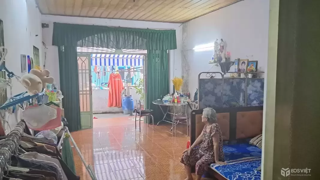 HẺM XE HƠI ĐƯỜNG DƯƠNG QUẢNG HÀM.
TƯƠNG LAI LÀ MẶT TIỀN DƯƠNG QUẢNG HÀM.DT:331M2