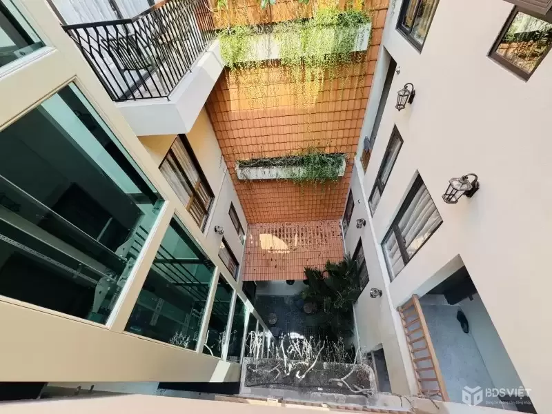 ♥ Lô Góc MT Trần Văn Thành đối diện Furama, 145m2, 12 căn hộ, thu 180 tr/th