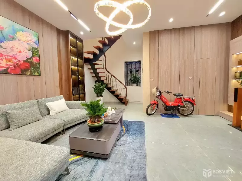 Nhà mới phố Bạch Mai DT 48m2x6T thang máy - full nội thất- cách phố 15m ở luôn 