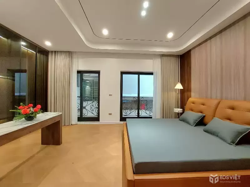 Nhà mới phố Bạch Mai DT 48m2x6T thang máy - full nội thất- cách phố 15m ở luôn 