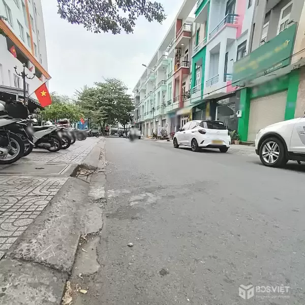 Nhà MT đường Số 3 - KDC Bông Sao P.5 Quận 8, Giá : 11.88 Tỷ (TL)