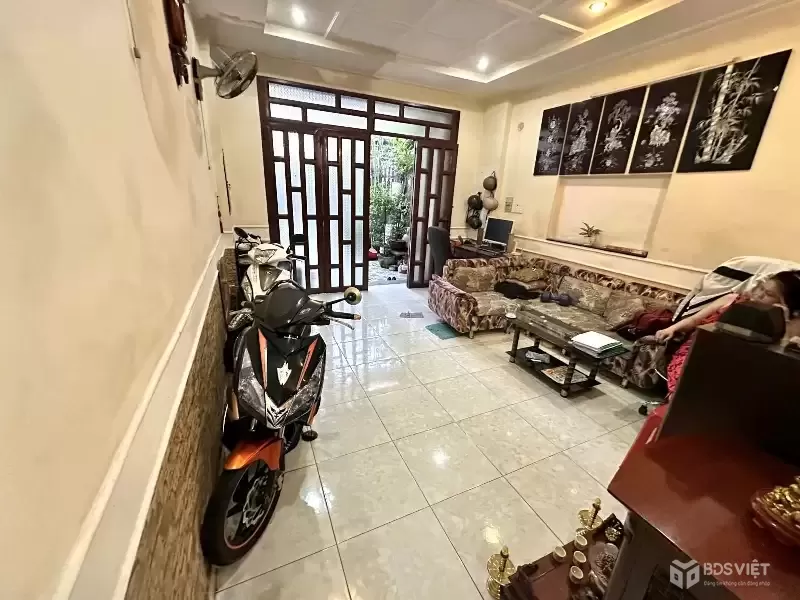 NHÀ NGAY CHỢ CẦU GIÁP GÒ VẤP - NHÀ VÀO Ở NGAY, CHỦ TẶNG NỘI THẤT
NGAY NGÃ TƯ NGUYỄN VĂN QUÁ VỚI QUANG TRUNG 79M2 - HƠN NHẸ 4 TỶ