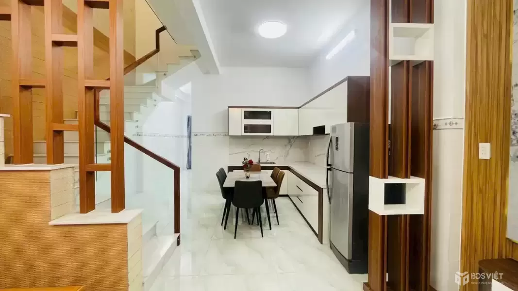 Bán nhà hẻm beton thị trấn Đức Hòa dt 130m2 , 1 lầu, 3pn , 3wc giá 2,35 tỷ