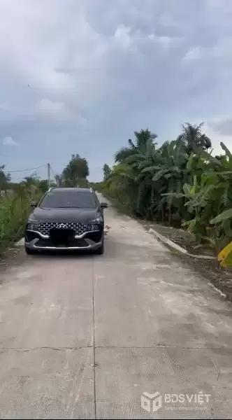 Bán đất mặt tiền đường beton xã Hòa Khánh Tây tdt 1350m2 ( 400m2 thổ) giá 2,7 tỷ