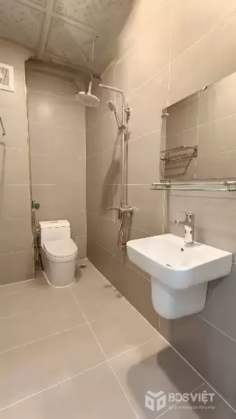 Bán nhà mới hoàn thiện 4.5 tầng ngay Chợ Khu 1 Đại Phúc - Bắc Ninh