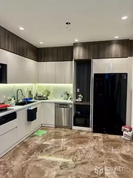 phố ngọc hà DT 48m x 5 tầng 18 tỷ.ô tô đỗ cửa,dân xây mới,ngõ thông