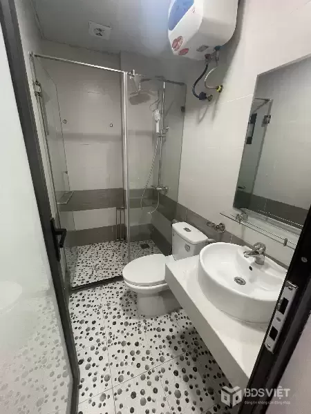 Bán gấp giá rẻ nhà Văn Chương 15m, 4 tầng, mặt tiền 2.8m, 3 tỷ Đống Đa.