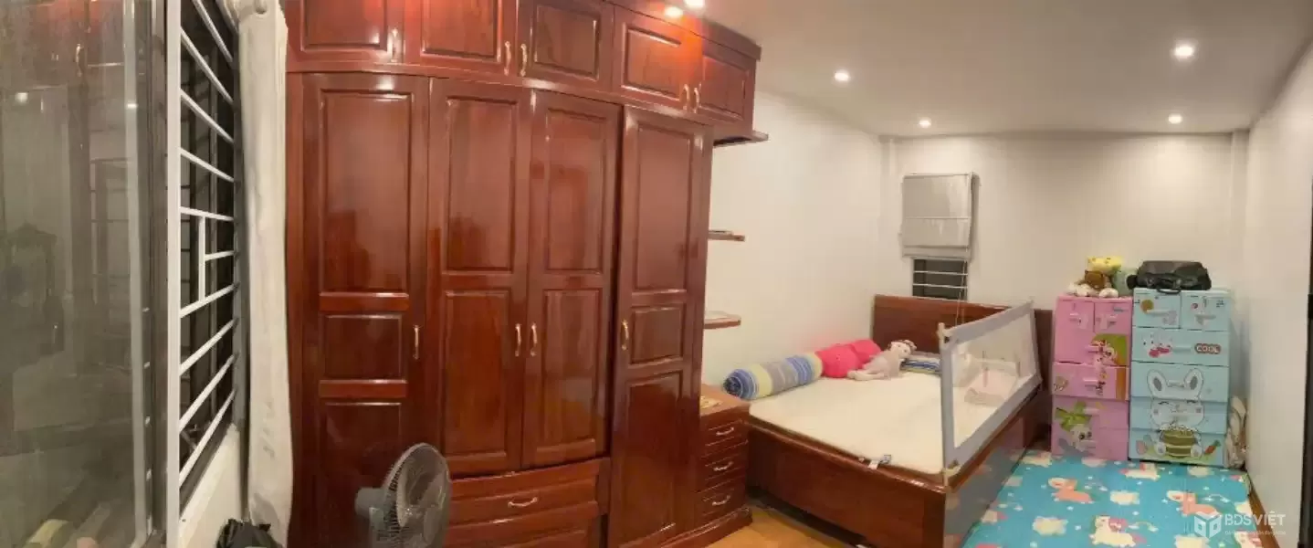 Bán gấp giá rẻ nhà Văn Chương 15m, 4 tầng, mặt tiền 2.8m, 3 tỷ Đống Đa.