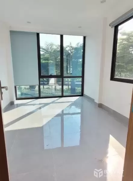 bán nhà mặt đường bưởi ba đình 25m x6 tầng 12,3 tỷ lô góc,vỉa hè