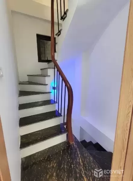 bán nhà mặt đường bưởi ba đình 25m x6 tầng 12,3 tỷ lô góc,vỉa hè