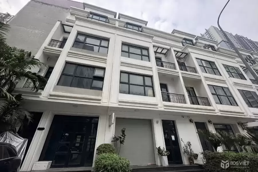 BIỆT THỰ LIỀN KỀ VINHOMES GARDENIA – HÀM NGHI
113M2, 5 TẦNG, KINH DOANH -VỈA HÈ RỘNG