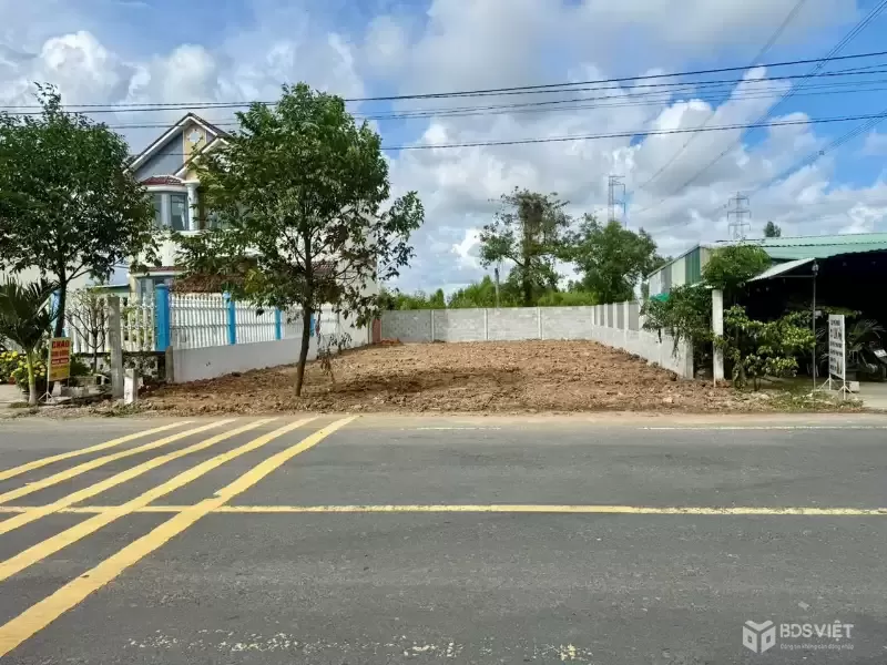 Bán đất thổ cư mặt tiền tỉnh lộ 832, An Nhựt Tân , Tân Trụ dt 300m2 giá 3,5 tỷ