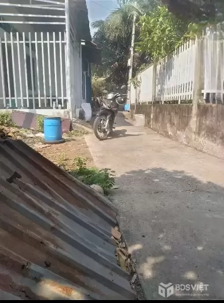 CẦN BÁN 180M2 ĐẤT THỔ CƯ HẺM XE GÁC GẦN ĐƯỜNG KINH T12