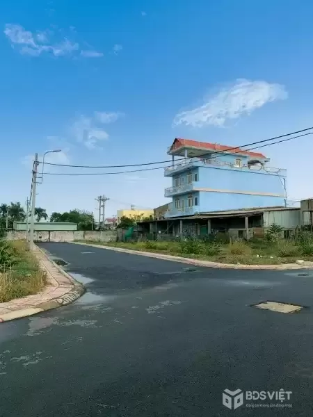 CẦN BÁN 80M2 ĐẤT THỔ CƯ ĐƯỜNG NHỰA XE TẢI TẬN ĐẤT