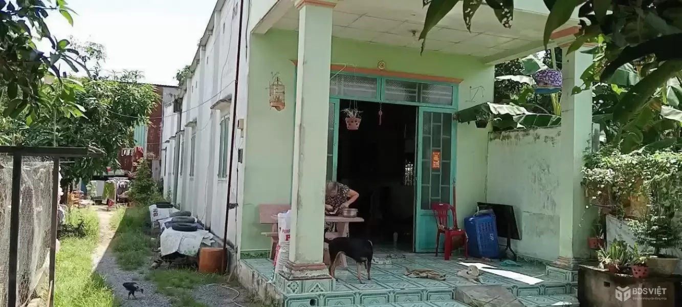 Bán đất vườn mt đường 490 xã Phạm Văn Cội dt 430m2 tặng 2 căn nhà cấp 4 giá 3,9 tỷ