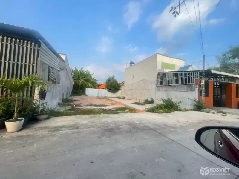 Bán đất thổ cư đường beton xã Tân Thạnh Đông dt 85m2 giá 1,95 tỷ