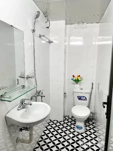 Bán gấp giá rẻ căn hộ khép kín Văn Hương 55m, tầng 6, mặt tiền 5.5m, 2.43 tỷ Đống Đa.                                                                                                                +